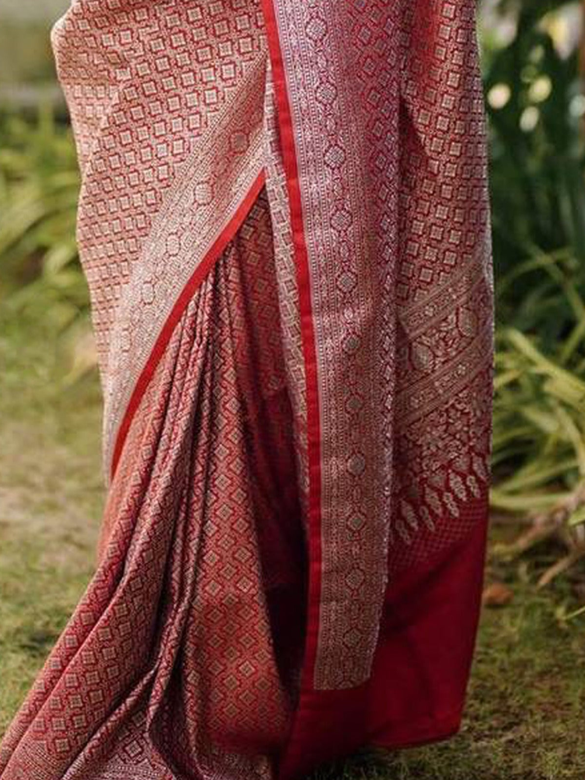 Gulal Red Woven Banarasi Saree