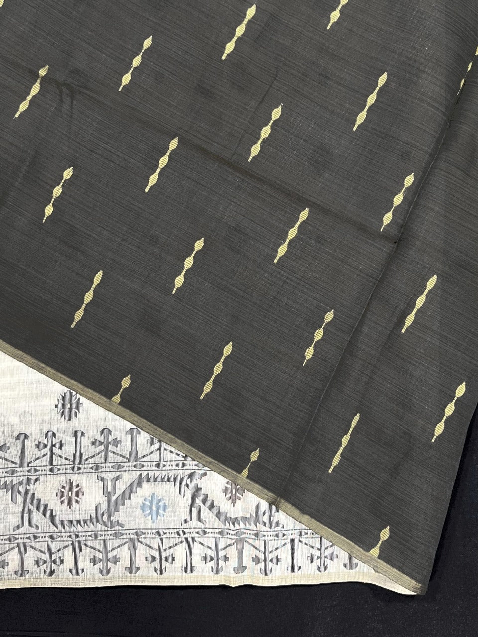 Daisy white & Grey Kovai Cotton Jamdani saree