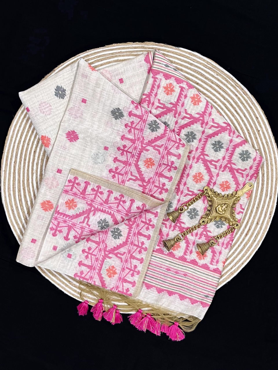 Daisy white & Pink Kovai Cotton Jamdani saree