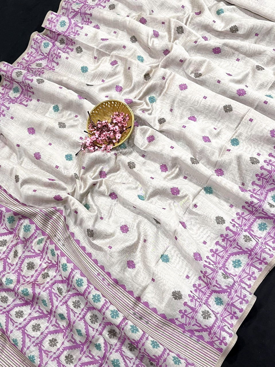 Daisy White & Violet Kovai Cotton Jamdani saree