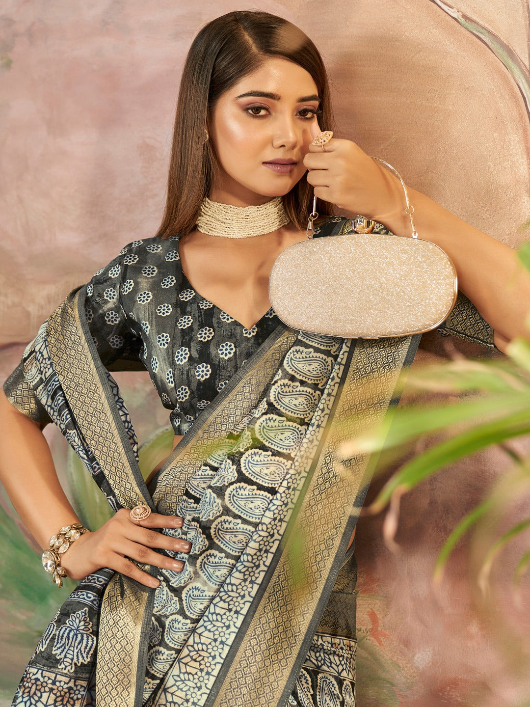 Pickle Green Sungudi Dola Silk Saree