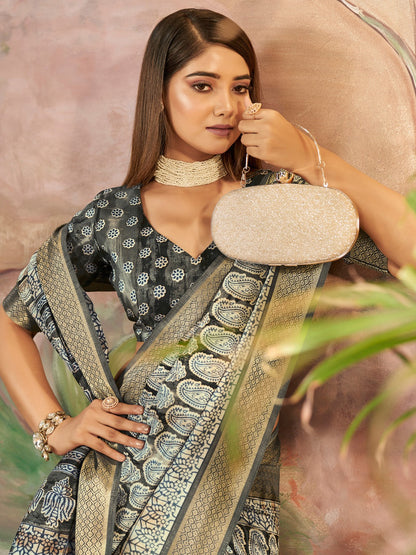 Pickle Green Sungudi Dola Silk Saree