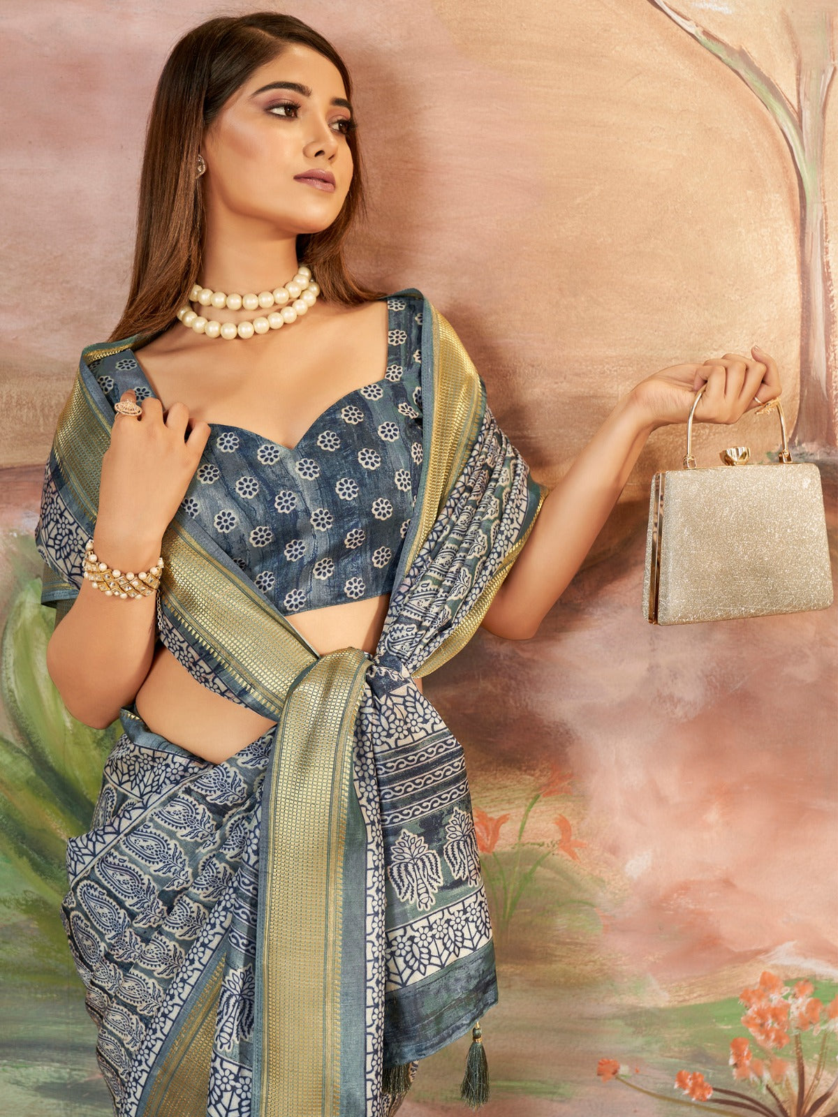 Stone Blue Sungudi Dola Silk Saree